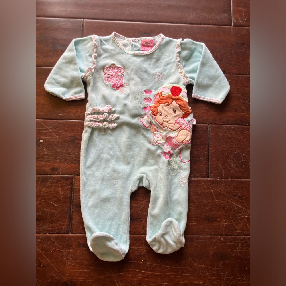 Y2K 2007 Baby Strawberry Shortcake baby blue velour onesie